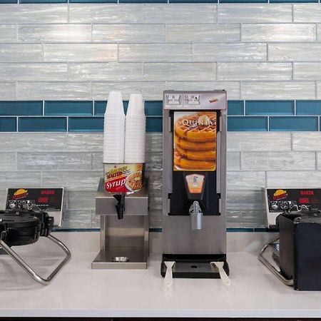 La Quinta Inn By Wyndham Indianapolis Airport Executive Dr Eksteriør bilde