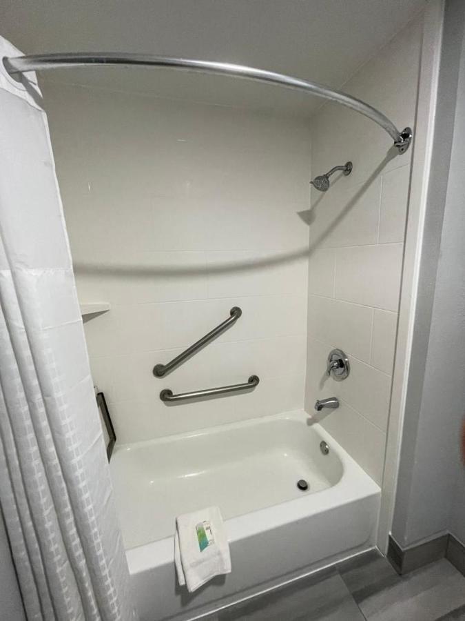 La Quinta Inn By Wyndham Indianapolis Airport Executive Dr Eksteriør bilde