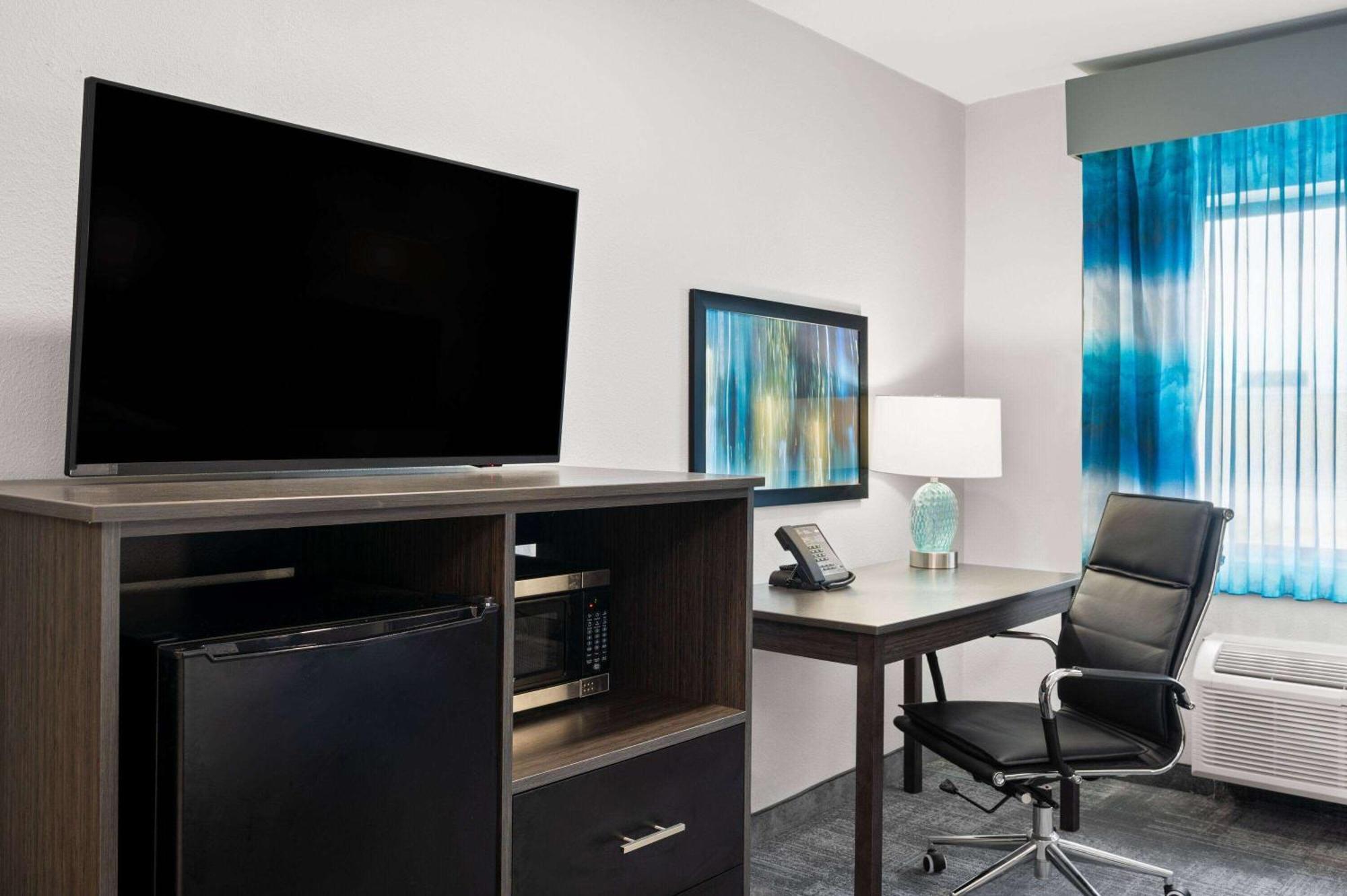 La Quinta Inn By Wyndham Indianapolis Airport Executive Dr Eksteriør bilde