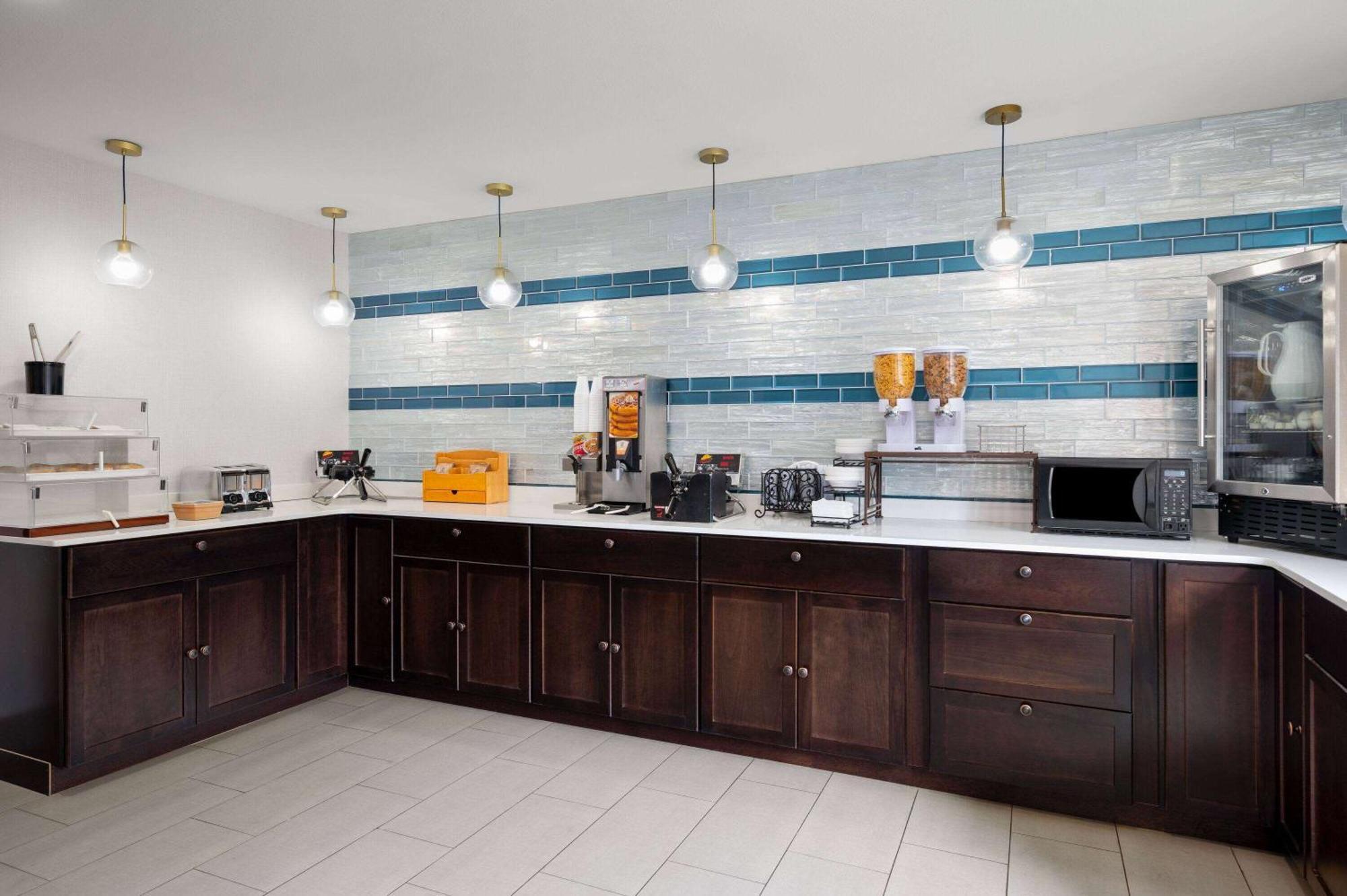 La Quinta Inn By Wyndham Indianapolis Airport Executive Dr Eksteriør bilde
