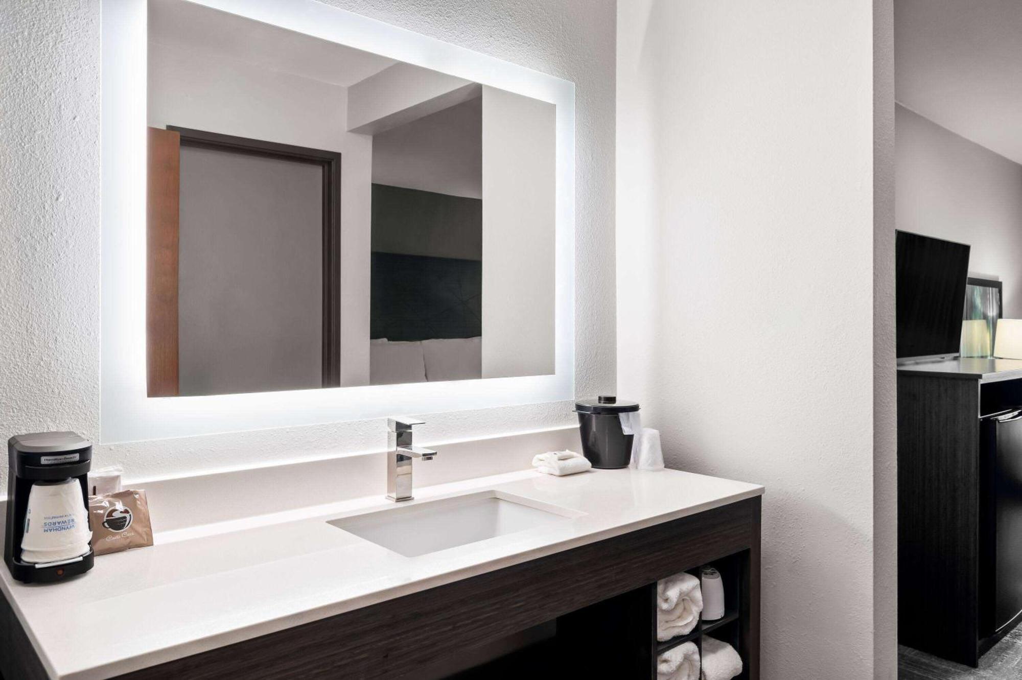 La Quinta Inn By Wyndham Indianapolis Airport Executive Dr Eksteriør bilde