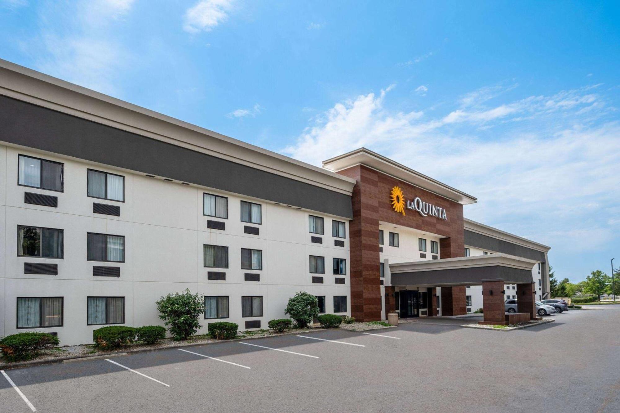 La Quinta Inn By Wyndham Indianapolis Airport Executive Dr Eksteriør bilde