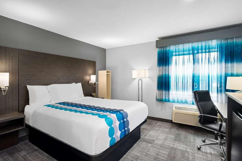 La Quinta Inn By Wyndham Indianapolis Airport Executive Dr Rom bilde