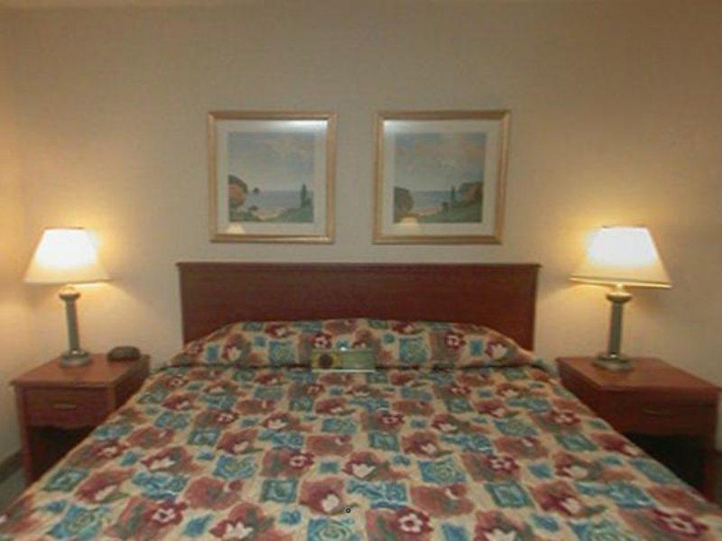 La Quinta Inn By Wyndham Indianapolis Airport Executive Dr Eksteriør bilde